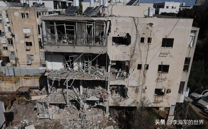 以色列国家安全局疑似遭到伊朗导弹袭击，建筑物严重损毁。

伊斯兰革命卫队称，对特