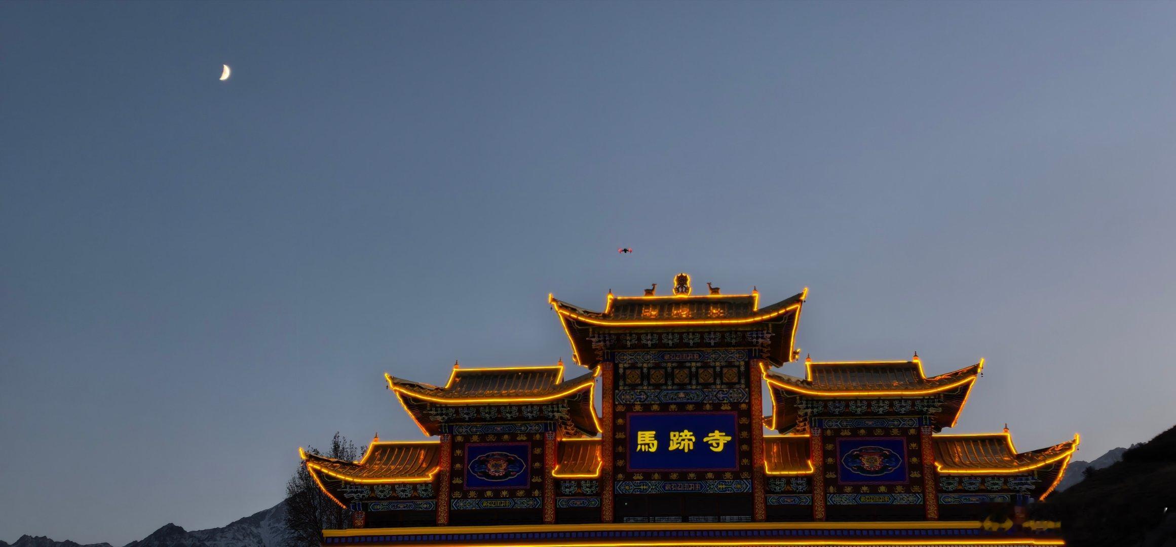 重阳节古诗北山白云里，隐者自怡悦。相望试登高，心随雁飞灭。愁因薄暮起，兴是清秋发