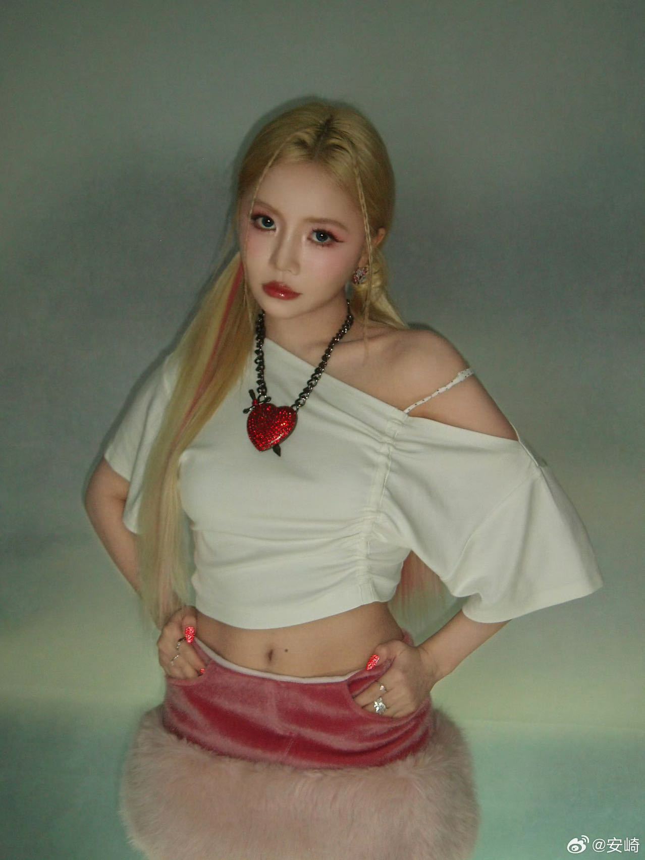 安崎更想分享自己多热爱反复回看舞台的人举手！她真的把热爱刻进骨子里，不管什么时候