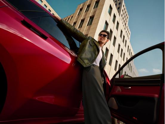 姐妹们，从6月份我就开始筹备买车，今天终于下定了，买了问界新M5 Ultra刚开