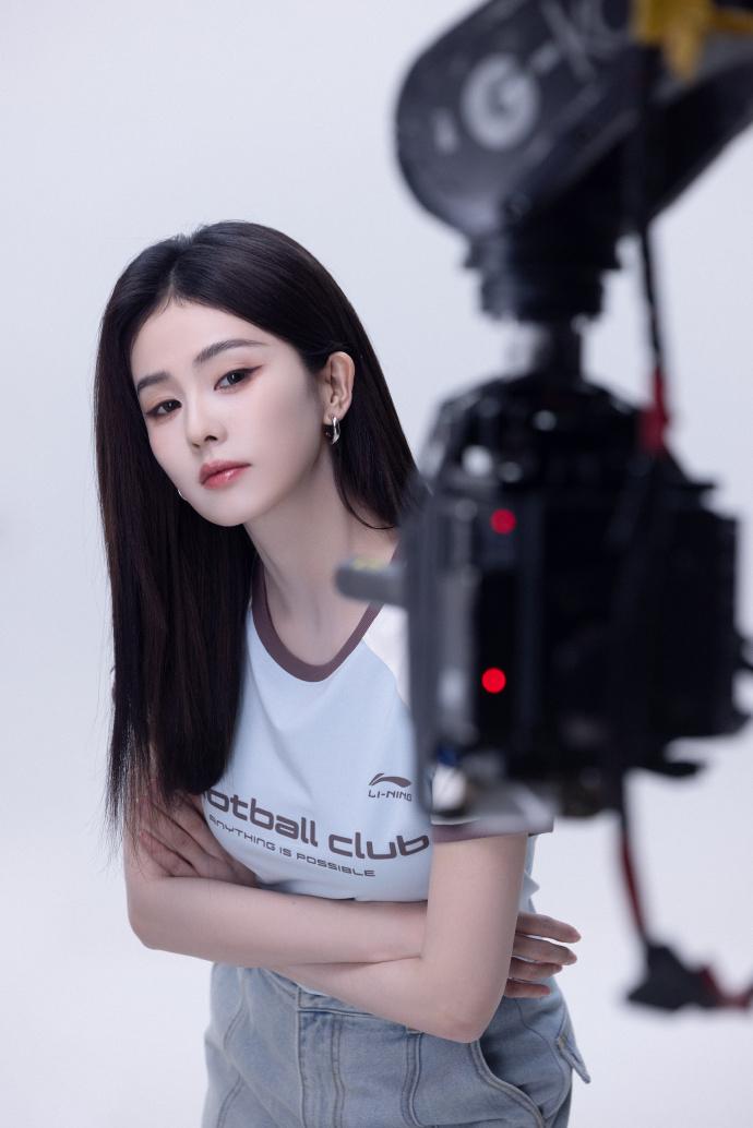 黑长直新造型[呲牙]