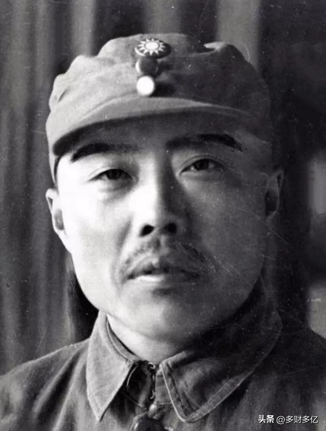 资历碾压多数元帅，新四军实际一把手项英，就算活到1955年，也无缘元帅，根源在哪