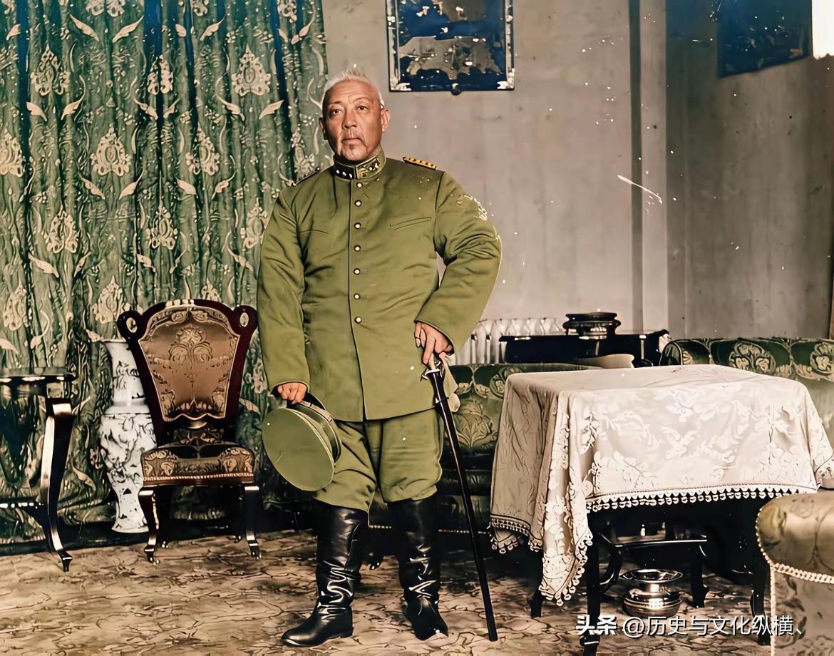 袁世凯这五短身材，李鸿章怎么看上他的。袁世凯的父亲袁甲三是老李手下得力悍将。袁世