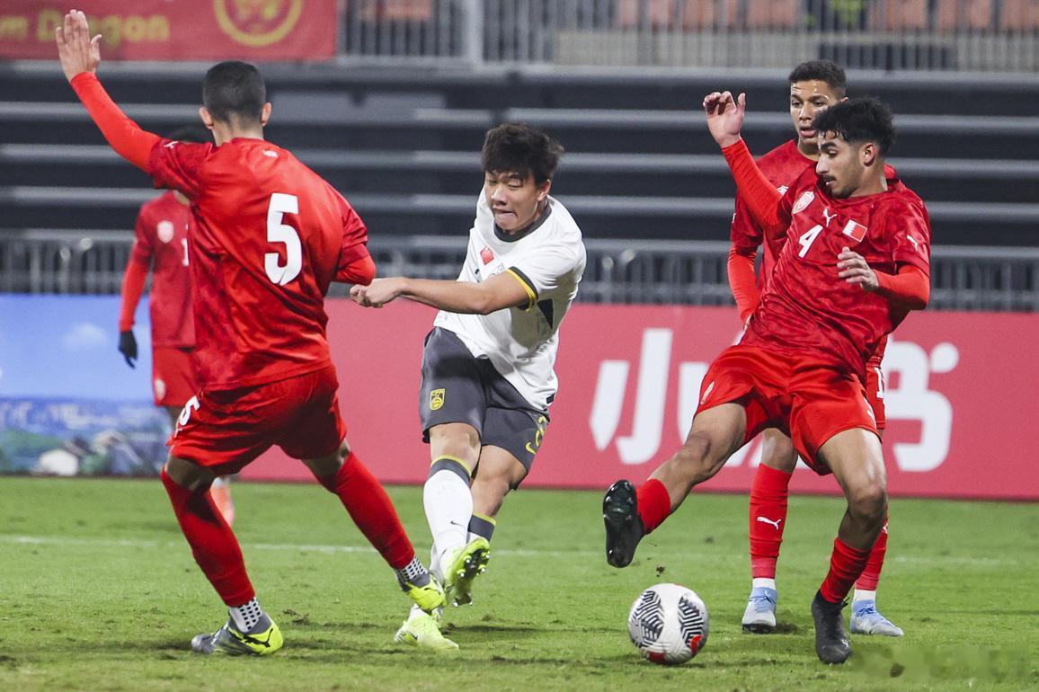 3-1领先，最后踢成3-3！U16国足一场两人被罚下，老严真觉得该好好反思了！北