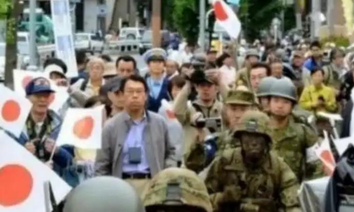 日本右翼为啥上窜下跳，不是真的认为自己有实力和中国叫板，如果你仔细观察，日本想要
