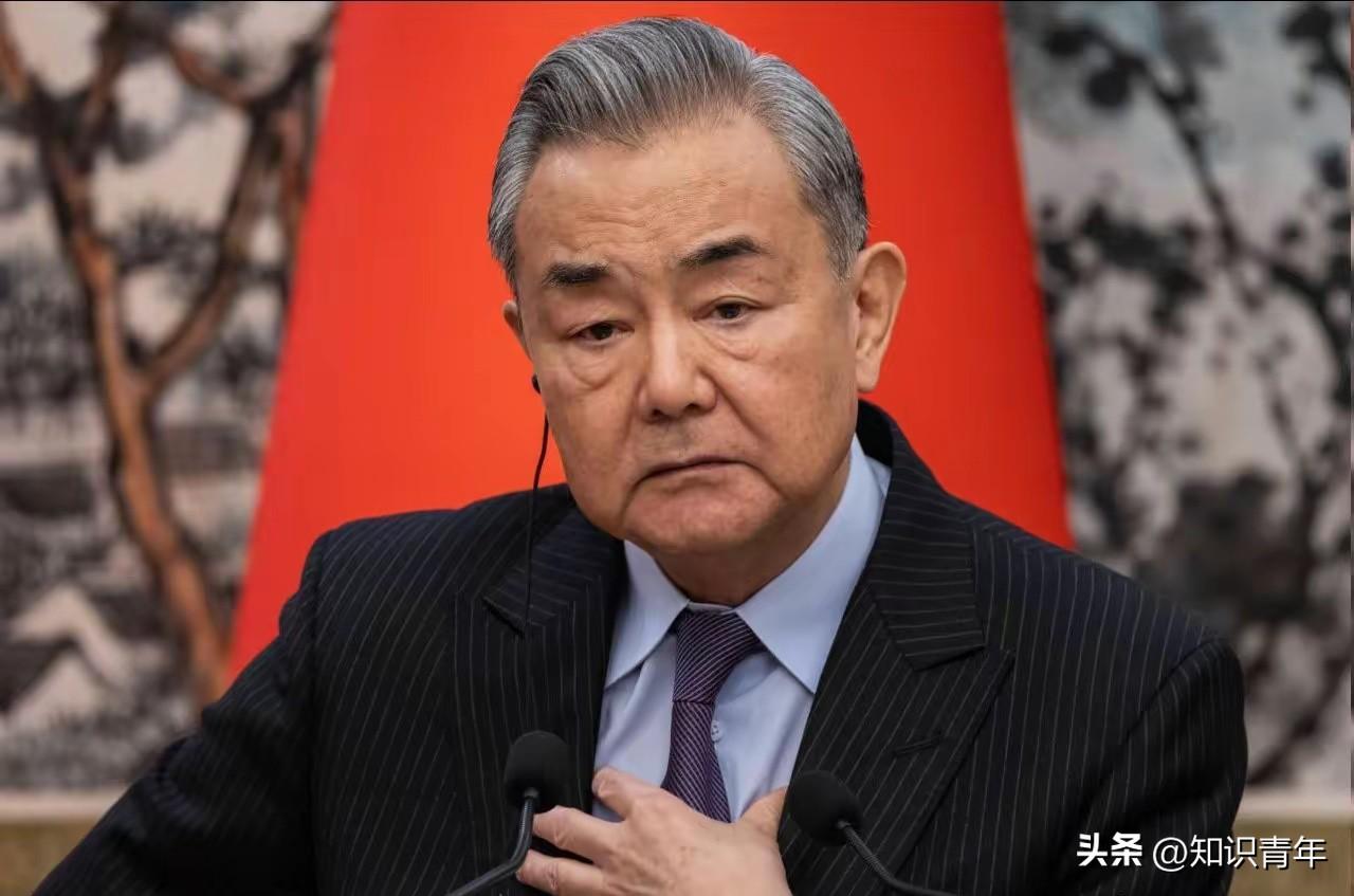 不等了，英国直接来中国

3月23日，中共中央政治局委员、中央外办主任王毅在北京