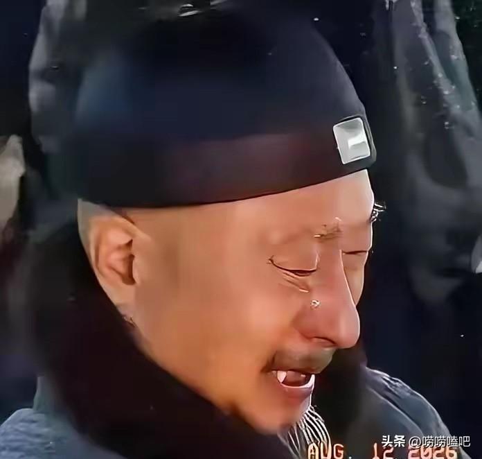 72岁陈佩斯，悲痛发文！
8月11日中午，陈佩斯突然更新社交账号，悲痛的发文悼念
