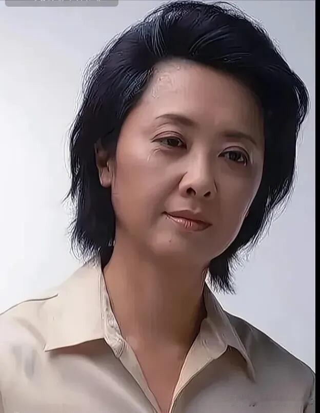 不愧是美了一辈子的一个女神，她长得真漂亮，一点儿也不比其他女明星的颜值低，高贵、