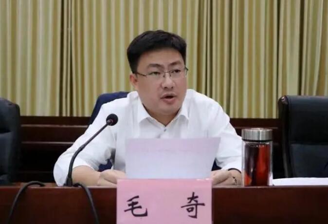 #秋日生活记录#毛奇被双开的消息昨天就出来了，似乎没有什么意外，网络上也比较平静