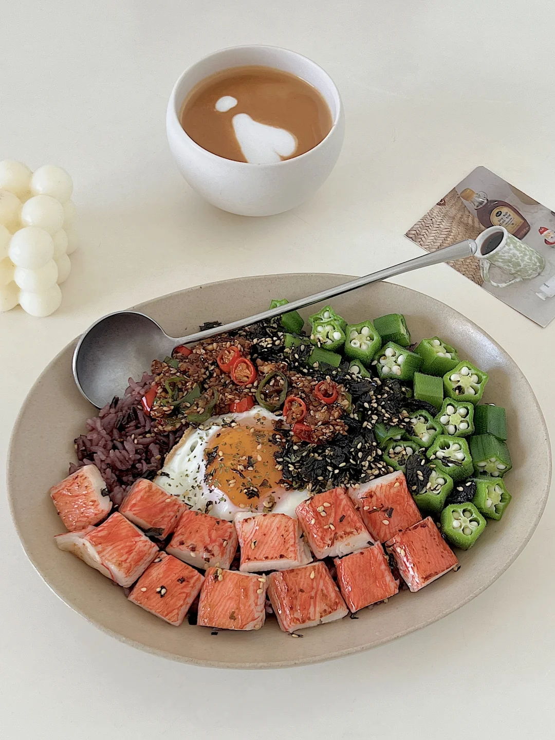 宅家一人食 | 懒人必备的蟹柳秋葵太阳蛋饭