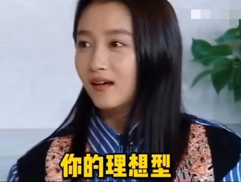 鹿晗关晓彤还是没逃过这个七夕，一大早鹿晗关晓彤就冲上了热搜，起因是两人没在一起过
