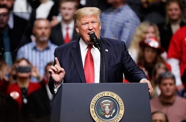 2016年特朗普刚杀出重围当选美国总统，局座张召忠就半开玩笑半认真地撂下一句话：