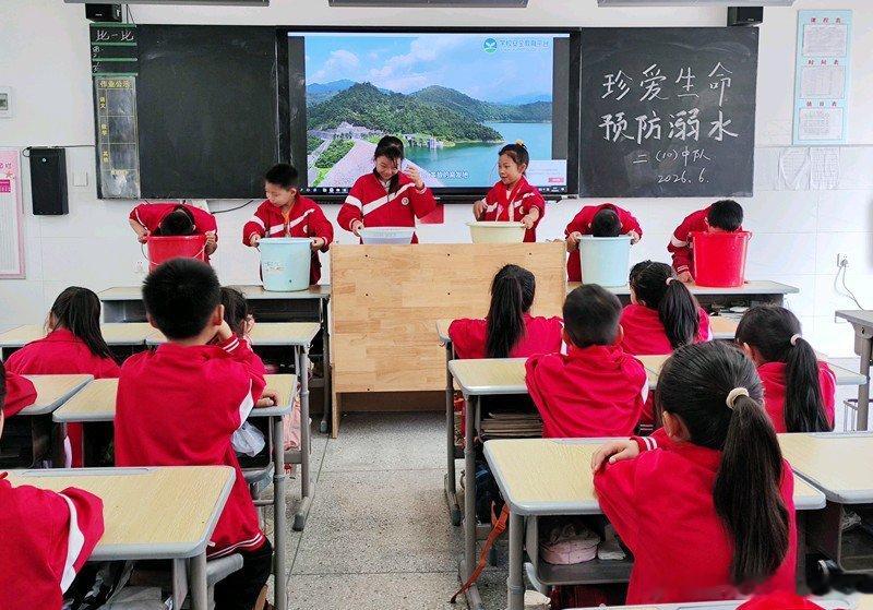 房县 房县东城小学晓阳校区：齐抓共管同行动 严防溺水保平安十堰爆料校园房县房县新