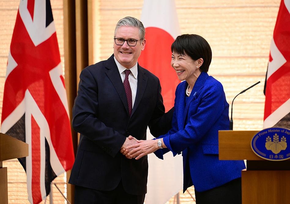 高市早苗抵达英国没有欢迎仪式伦敦机场无红地毯、无仪仗队、无首相/高官迎接，仅英外