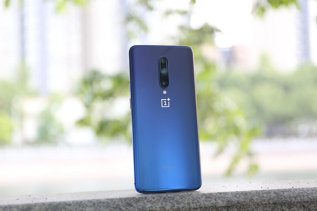 一加7 Pro“钉子户”终于忍不住要换新机了，用了快4年的时间，感觉也回本了[奸