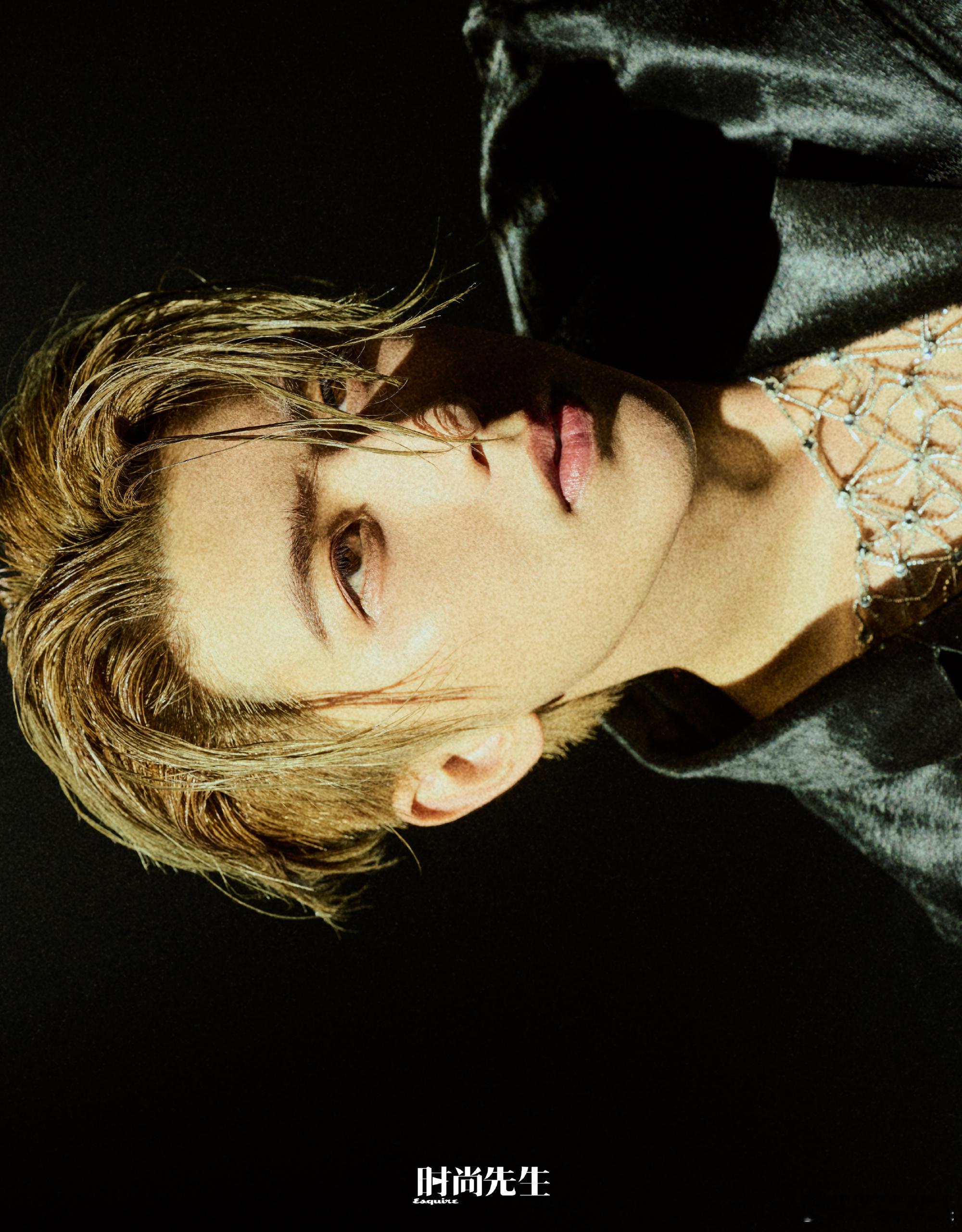 #蔡徐坤渔网真空内搭# ​​​#蔡徐坤渔网限定返场# ​​​蔡徐坤的渔网真空内搭