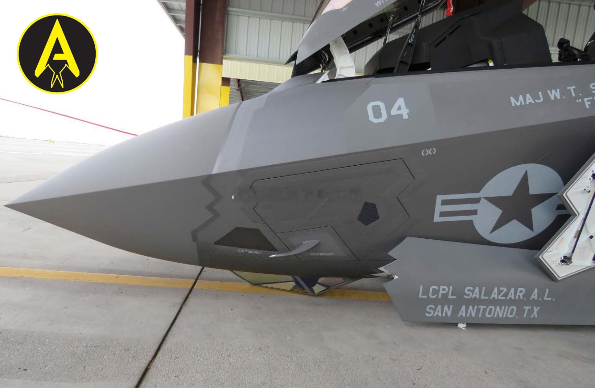 美国海军陆战队F-35D战斗机 ,无前轮设计 ​​​