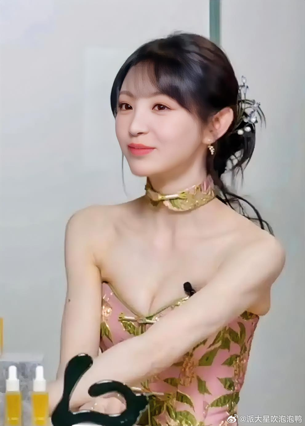 田曦薇团队怎么想的？非得营销甜辣身材吗？搞到直播要被封？发现田曦薇团队特别想营销