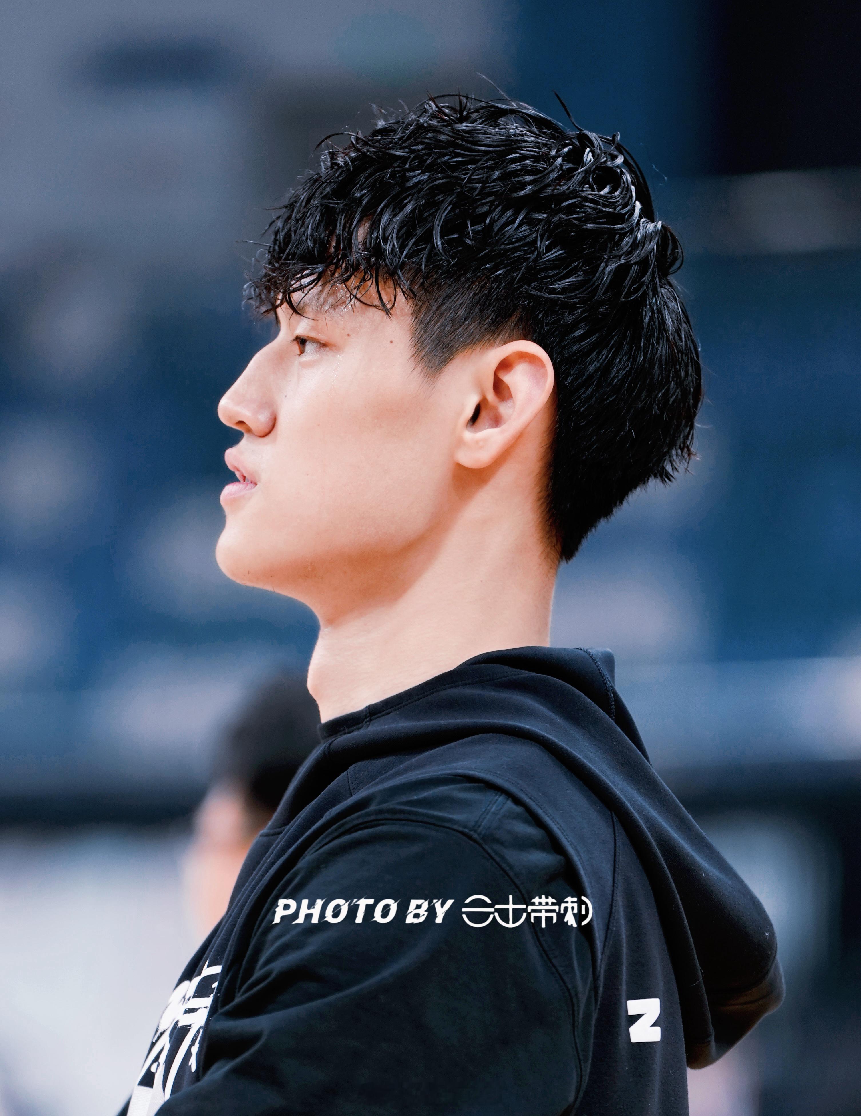 广厦男篮vs北京男篮曾凡博 爱酱这一战，当然不理想，调整一下，继续！ 