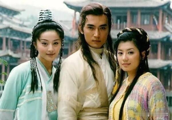 瞬间梦回！
1999年的《小李飞刀》，
是多少人的武侠启蒙啊！

李寻欢的飞刀一