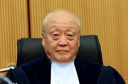 日本人把自己绕进去了。7月12日，日本同美国、菲律宾等14国发布联合声明，继续为
