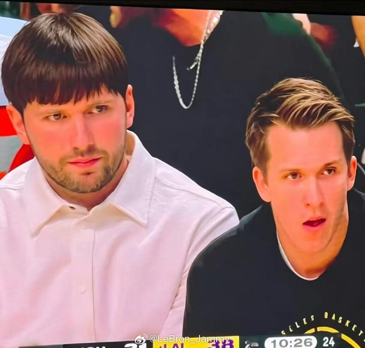 小李把这破刘海梳上去会很帅的