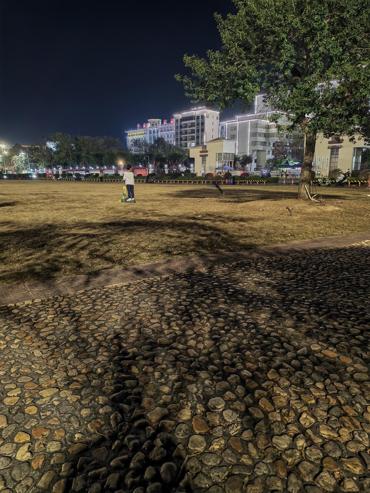 新年生活图鉴春节就这样过去了吧，年初三已经很多人出发了。