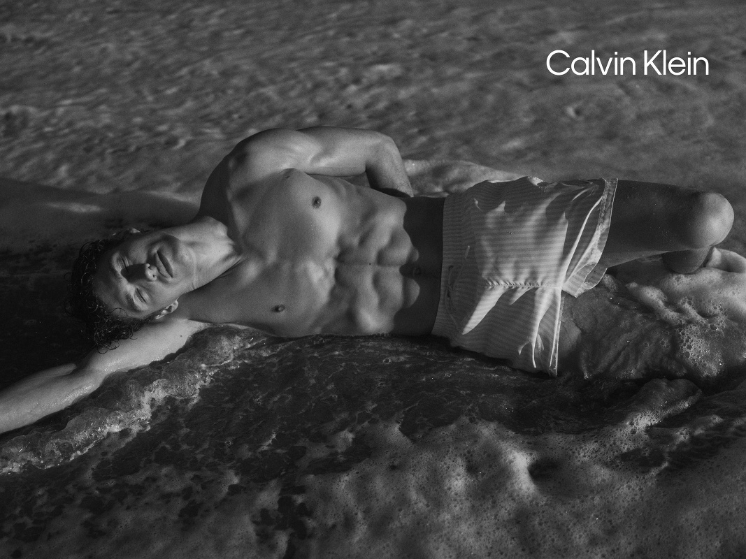 Calvin Klein S/S 2026 Campaign ☀️🌊 风格大赏