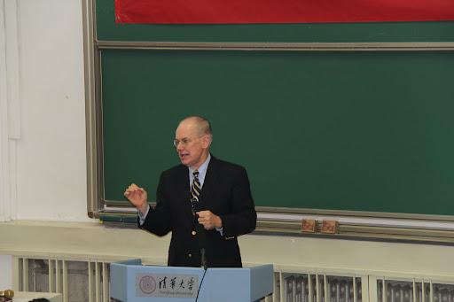 别被特朗普骗了，美大学教授警告：特朗普绝不会放弃台湾牌！

 2026 年 5 