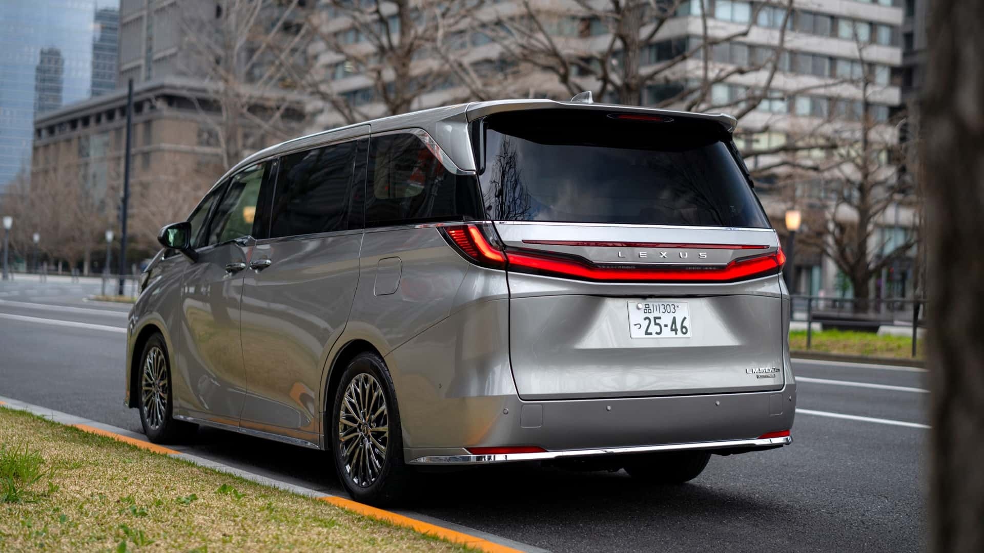 2026 Lexus LM500h Executive 