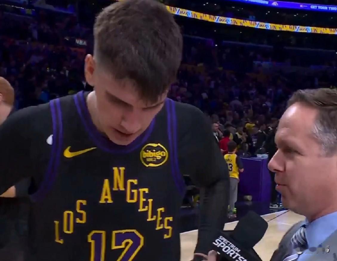 老詹强啊！拉拉维亚谈詹姆斯：

“跟勒布朗一起打球真的很舒服。”

“当我出现机