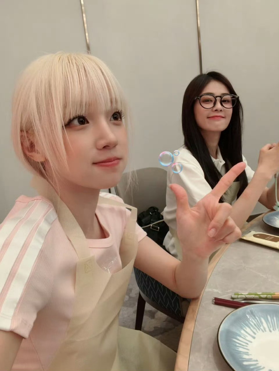 宋雨琦晒白鹿买的T恤女孩子就是这个世界上最美好的存在 ​​​