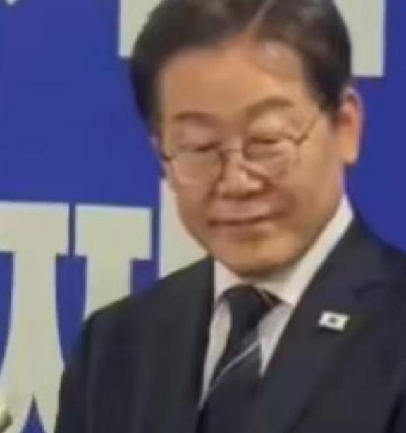 当有外媒追问韩国总统李在明：如果中方在台湾问题上采取武力，韩国会不会介入，李在明