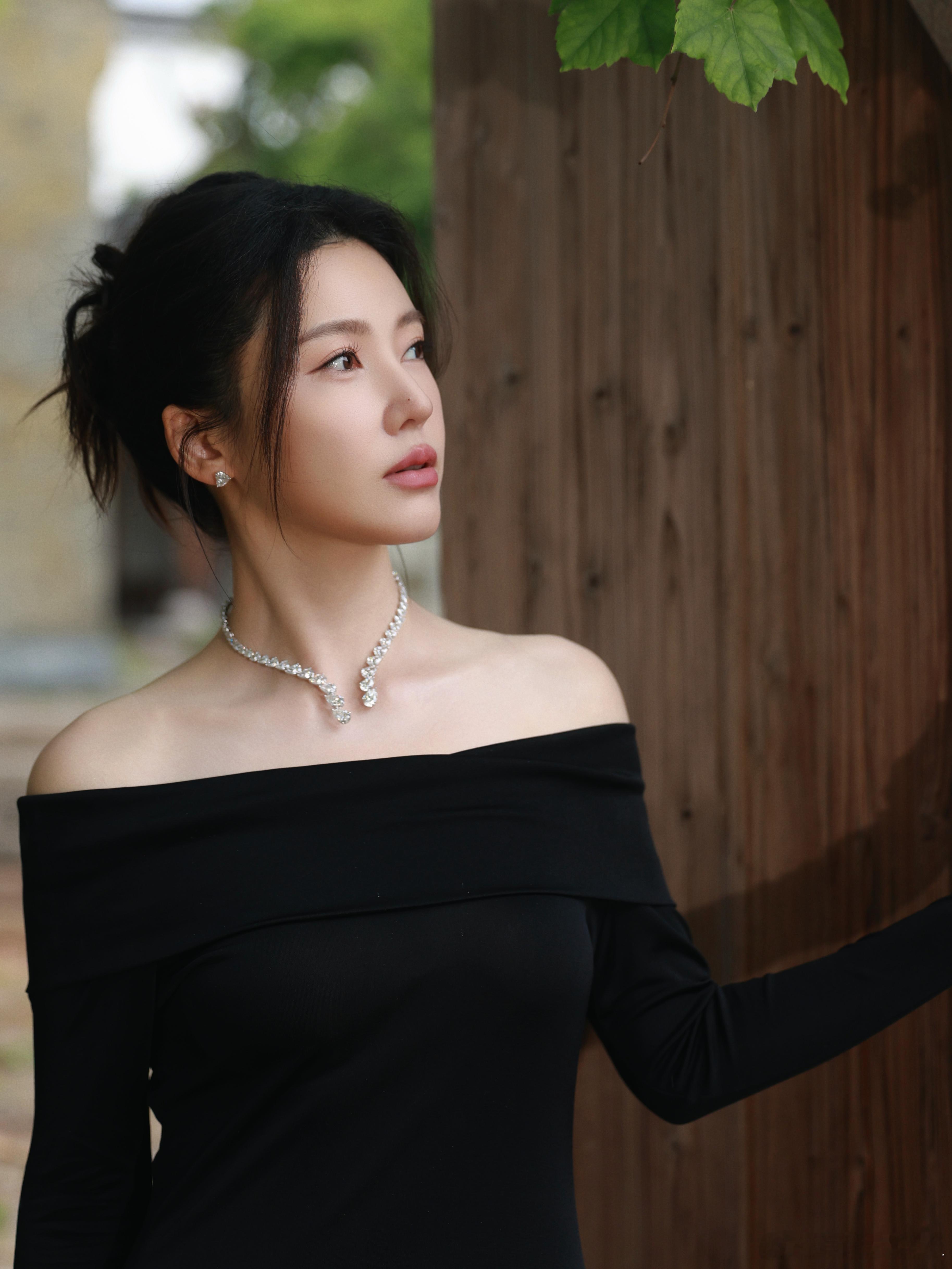 杨子姗回南京了 能够看到杨子姗回南京了，真的是得到了内心的一份归属感了。带领着更