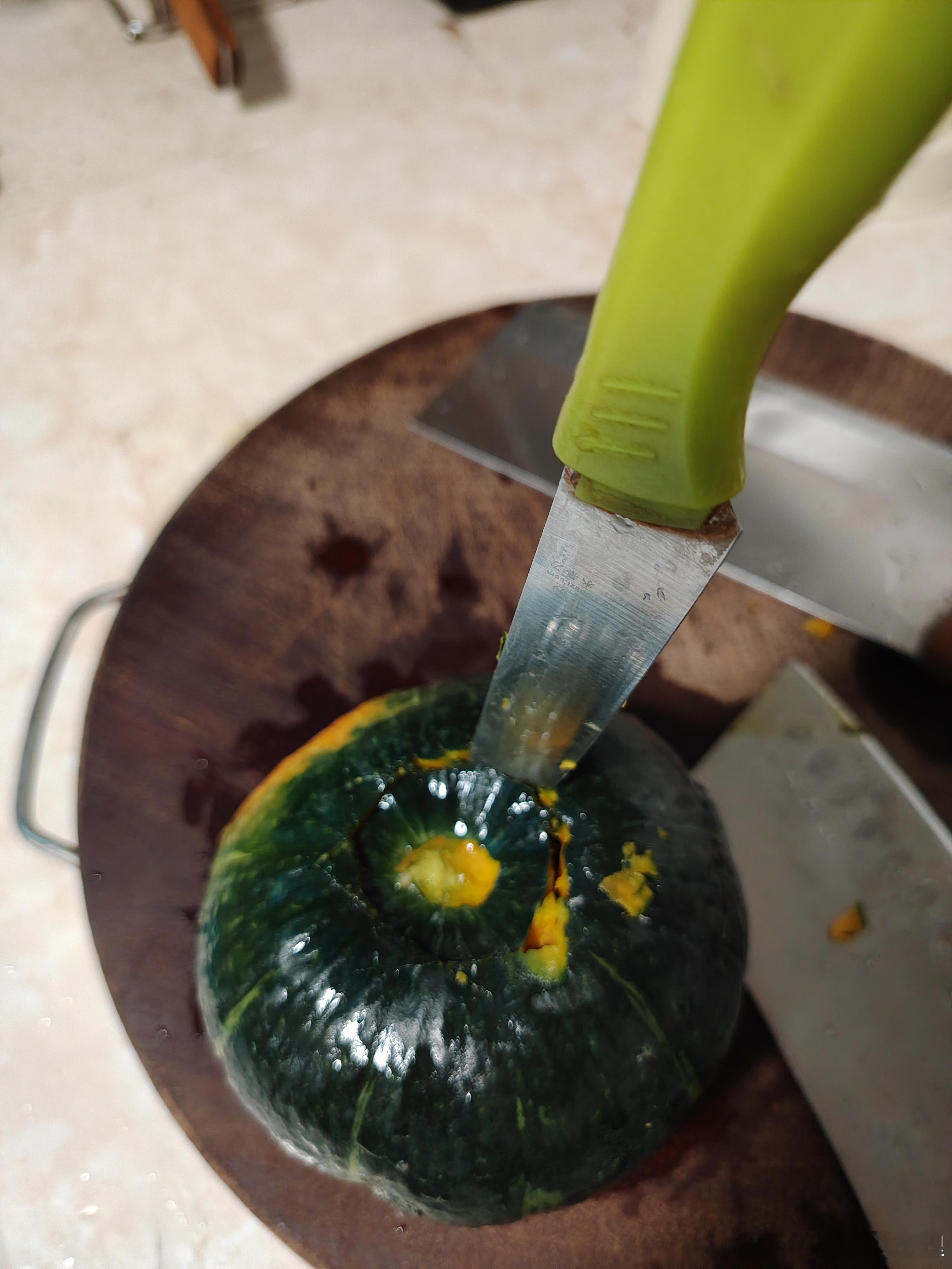 经历了一年退休后返聘的打工生活，这一个月我又恢复了退休状态昨天夜里做梦，梦见我要