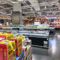 这是泰兴万达负一层的海纳星地超市内部，是早上9.00多，应该是买菜高峰期吧？这冷