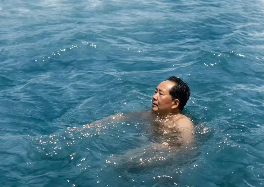 不管风吹浪打，胜似闲庭信步。 武汉·武汉长江大桥