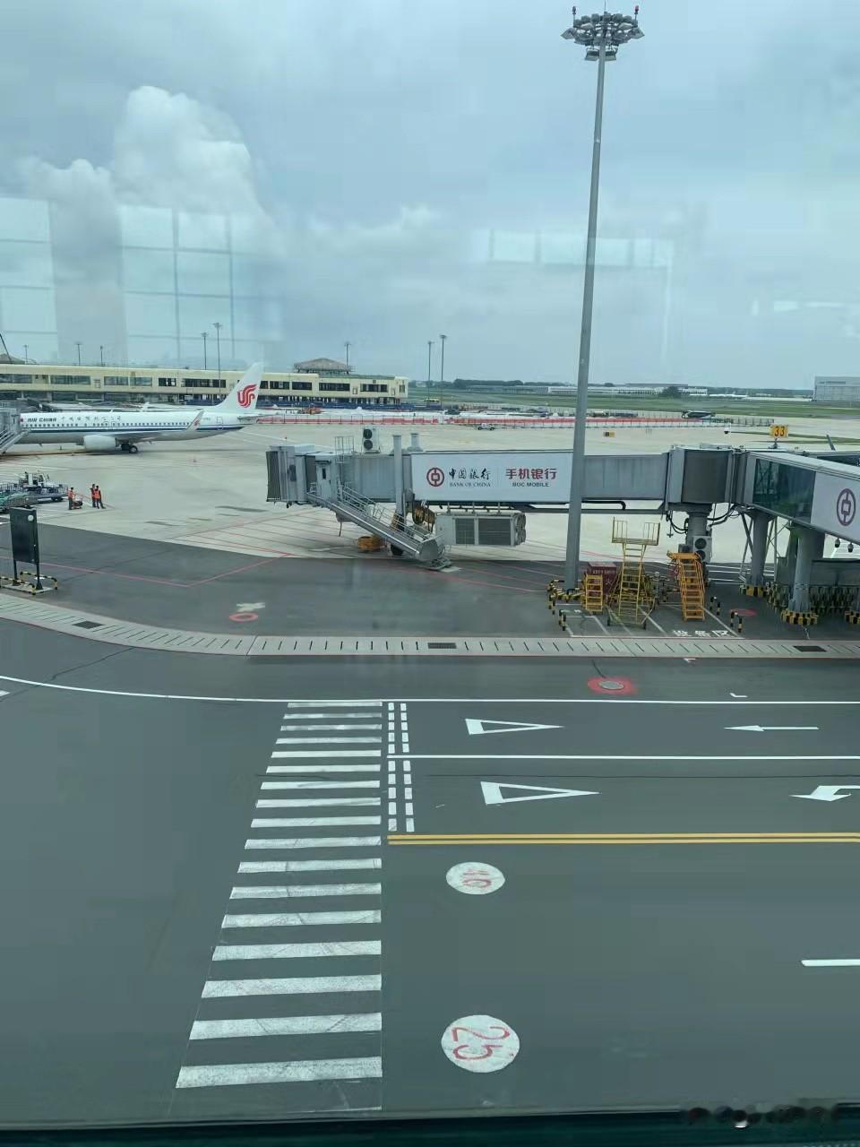 从郑智化机场事件看：特殊旅客服务不该是“事后补救”，而应是“前置保障”
 
郑智