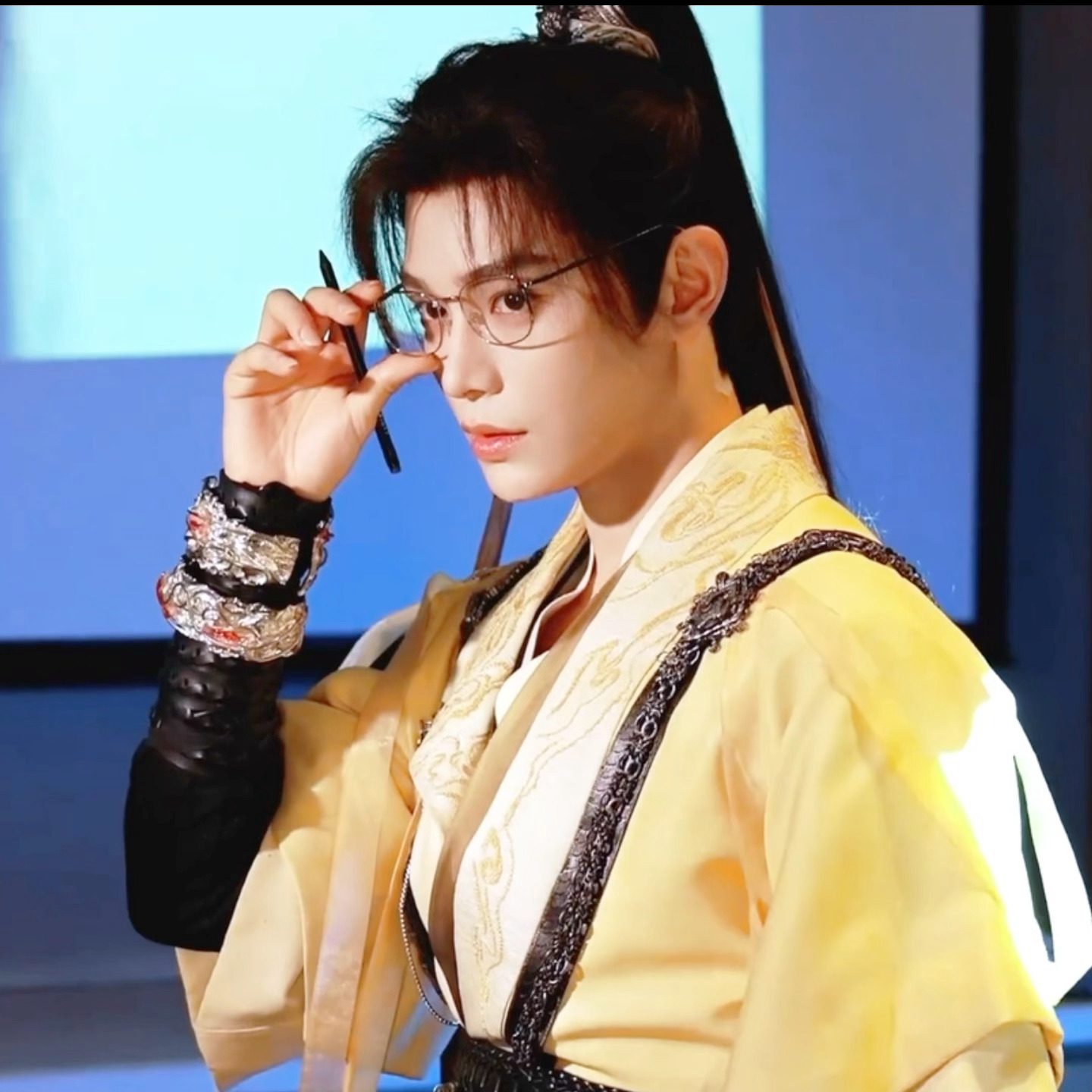 想个办法得到这个玉溪  🤲#禹宙中欣##永夜星河扫楼现场# ​​​