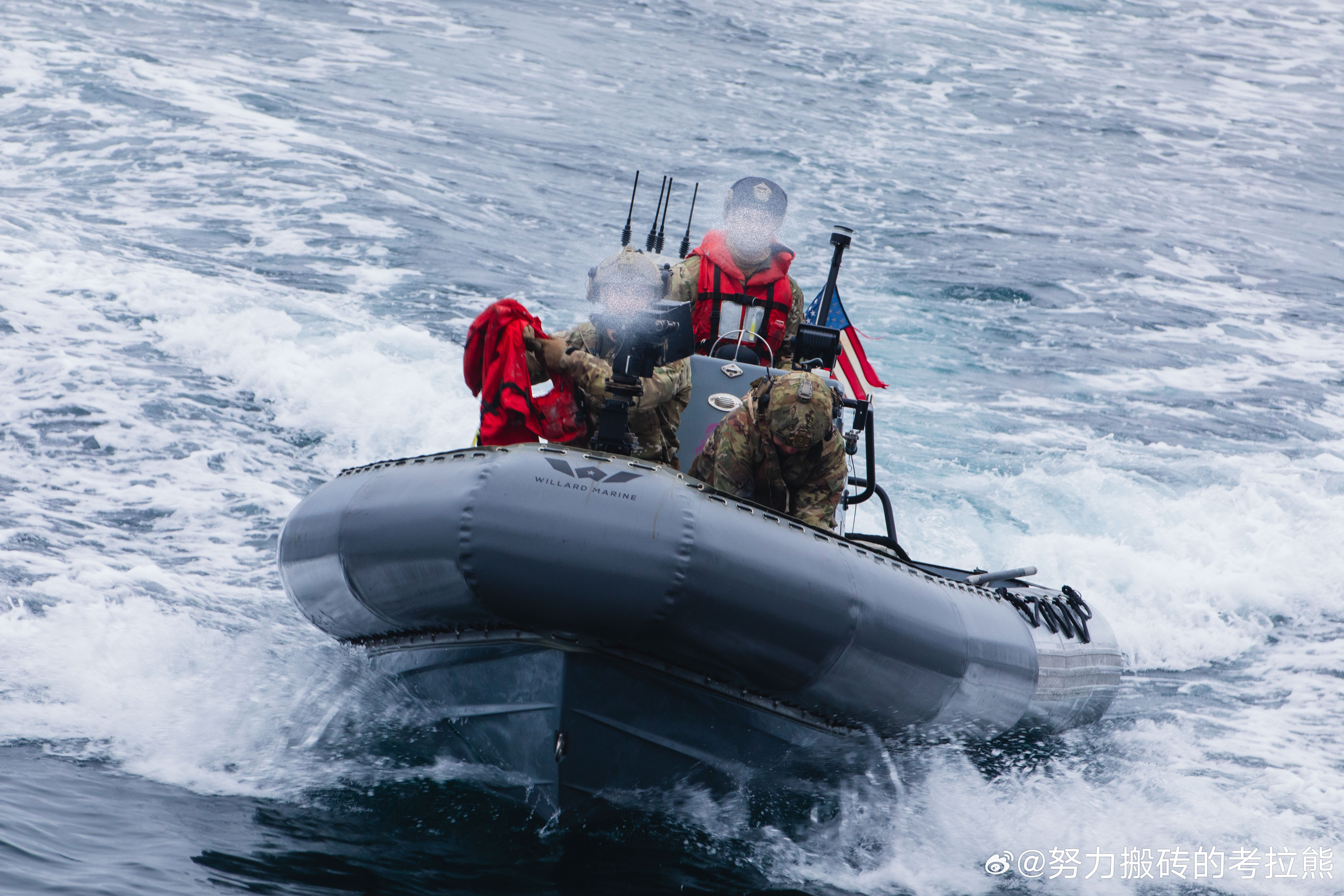2025年6月9日，USS Sampson (DDG 102) ​​​