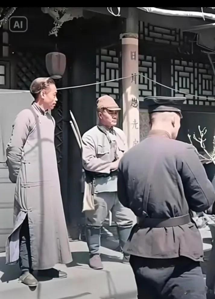 小日本子的身高，从这个日本鬼子的身高上，就能看出它们的高度，老话说的好，没有对比