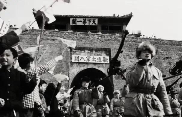 1955年大授衔时，四野的将帅为什么说是人数最多的，这组数据看完你就明白了。
第