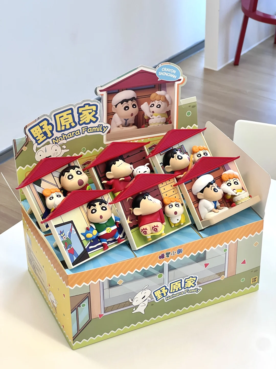 又忍不住端盒了！ 蜡笔小新野原家系列好可爱