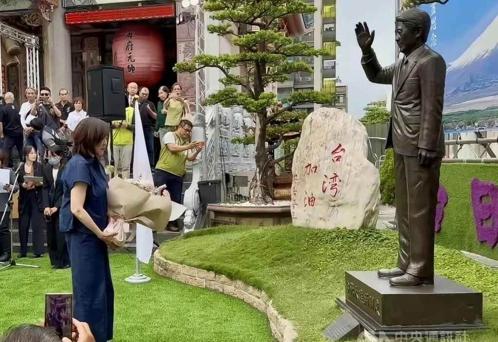 安倍遗孀第四次窜访台湾！
5月9日，日本前首相安倍晋三遗孀安倍昭惠，窜访台湾省高