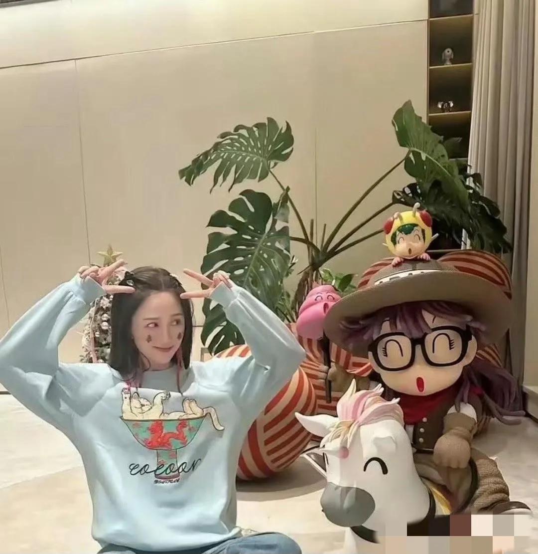 你还能认出她不？粉丝都在催她生孩子，她压根不理！陈乔恩冷寂了好长一段时间了，一开