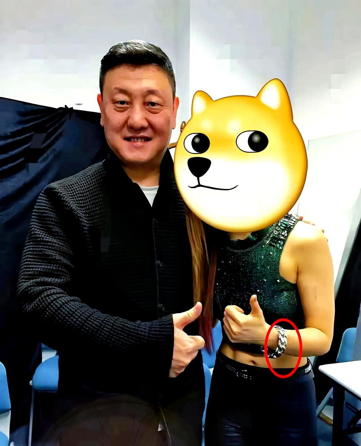 57岁韩磊被曝让36岁女友怀孕却只给一半补偿

女方晒语音转账记录说韩磊答应10