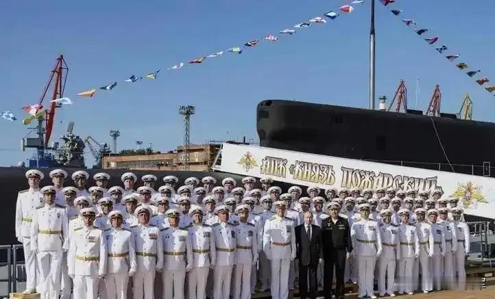 放弃了唯一航母的俄罗斯原来在海军力量中憋大招？普京：给我破！


前不久普京在海