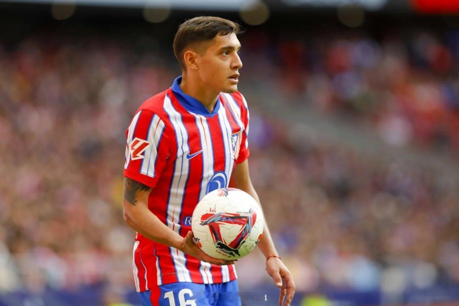 👀 据英国媒体报道，瓜迪奥拉希望补强右后卫位置，并盯上了纳韦尔·莫利纳。🇦?