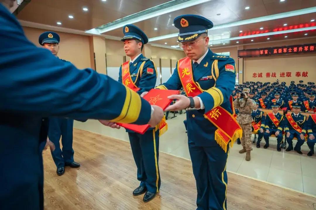 有人的地方就有江湖就有关系就有人情，军队也一样，不要说我军有，美军也同样存在。