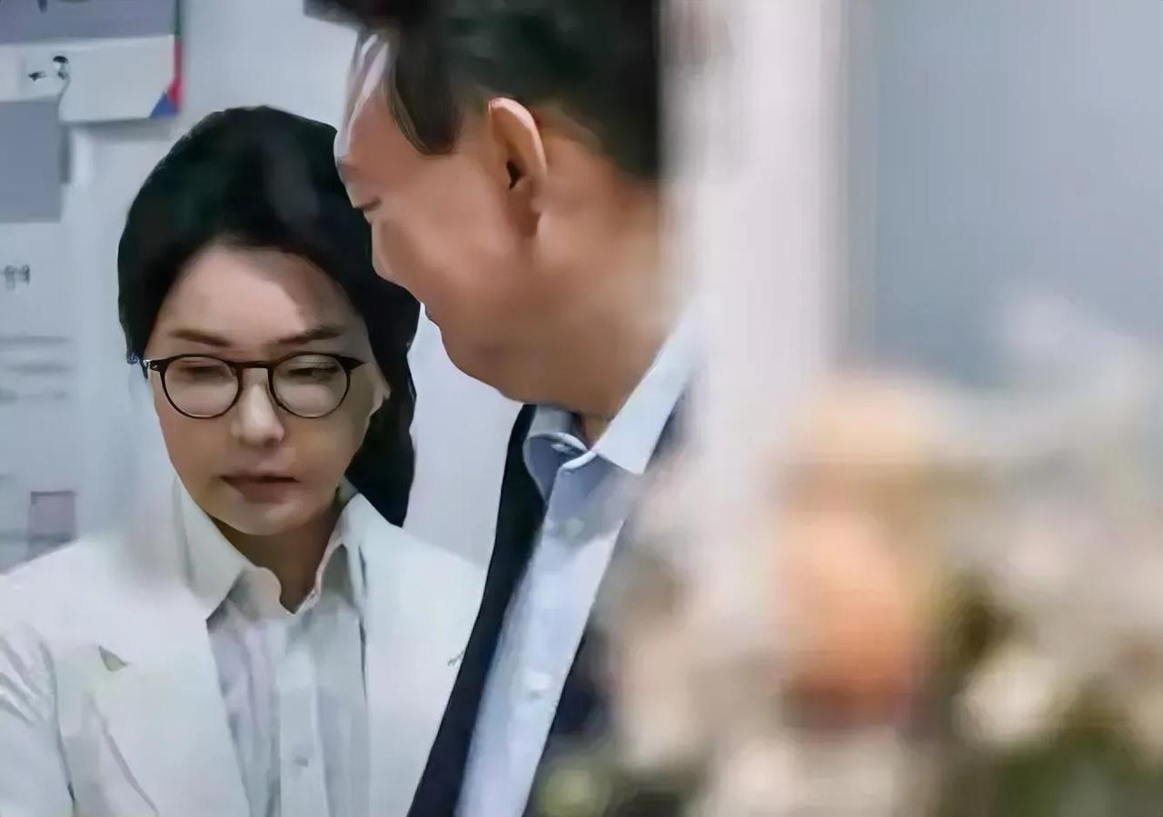 论爱情，这一对夫妻的爱情真的是可歌可泣，男的为了女的竟然愿意“丁克”，甚至为她发